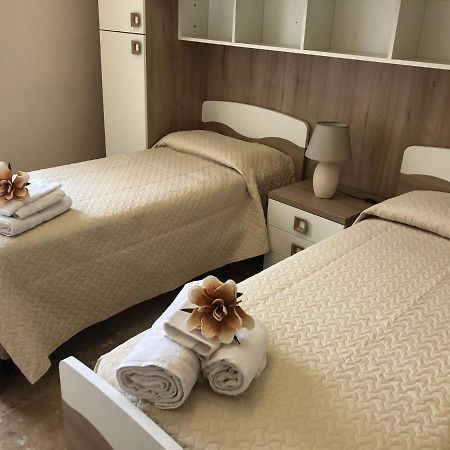 Casa Vacanze Makari ตรัปเปโต ภายนอก รูปภาพ